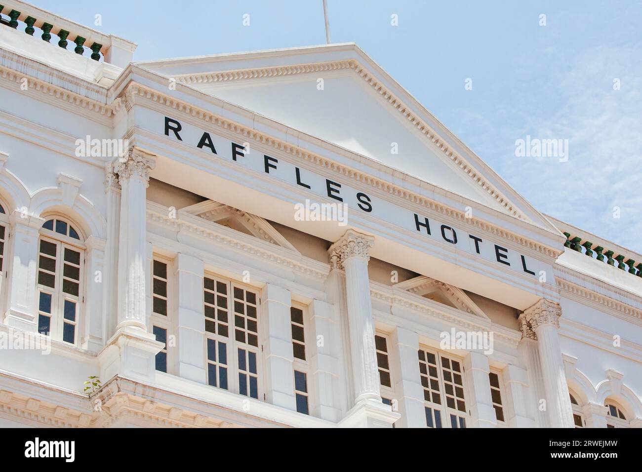Famous singapore hotel hi-res stock photography and images - Alamy