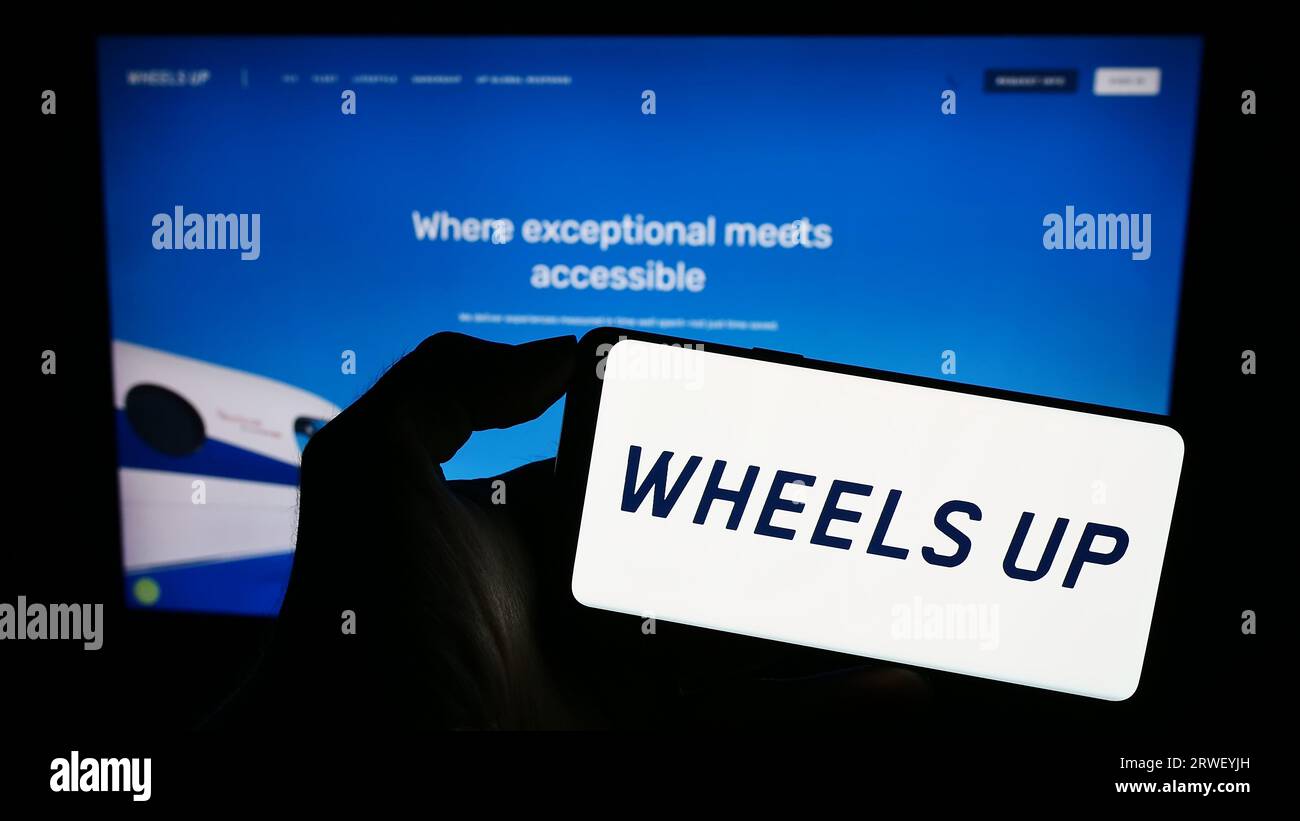 Front airplane wheels hires stock photography and images Alamy