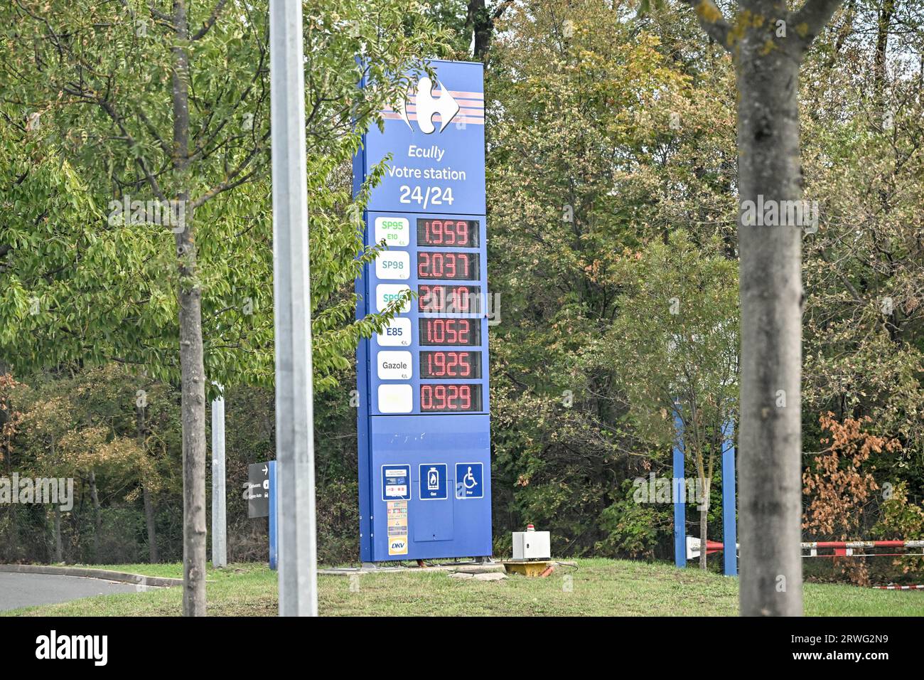Carrefour gas station hires stock photography and images Alamy