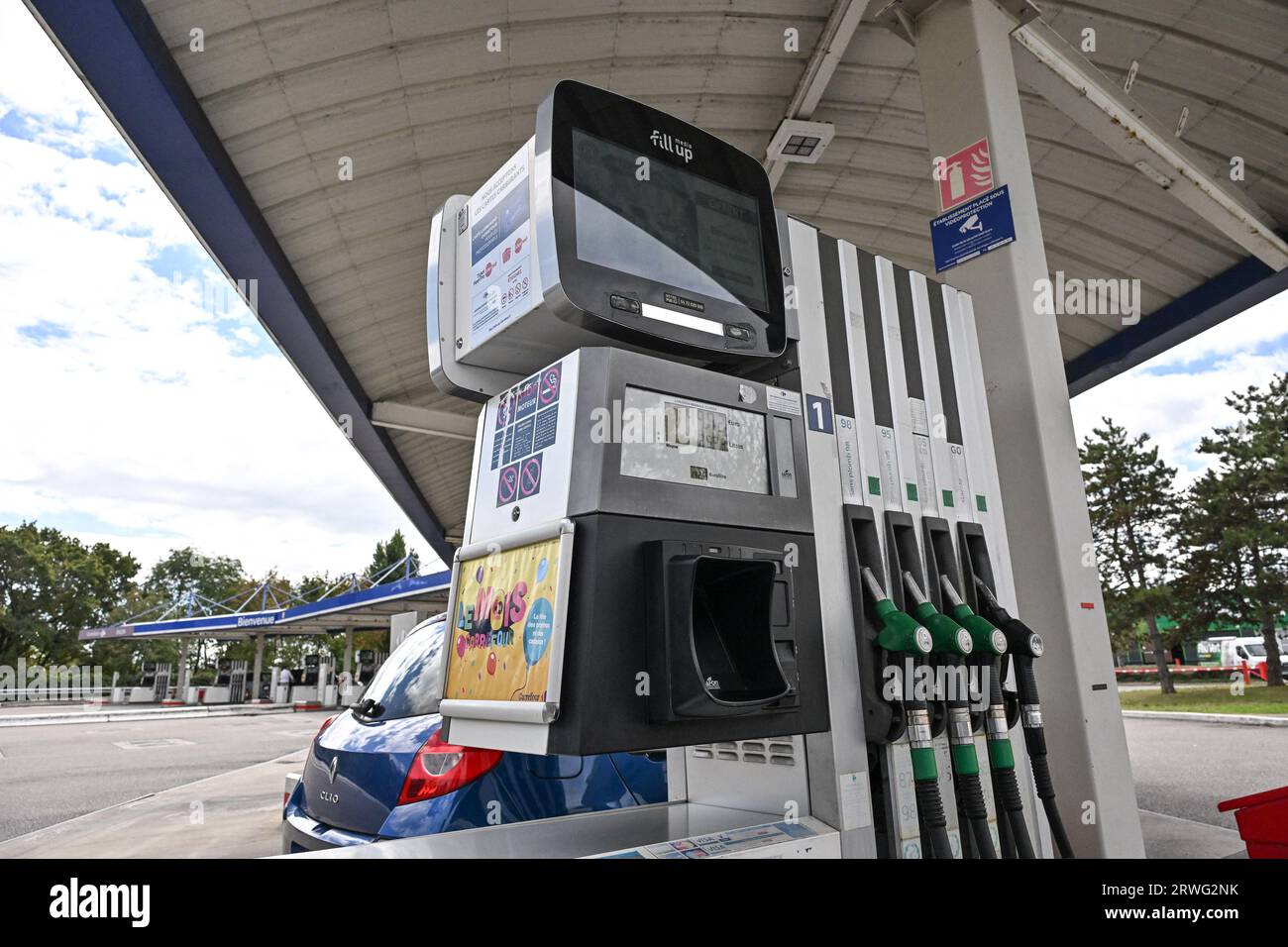 Carrefour gas station hires stock photography and images Alamy