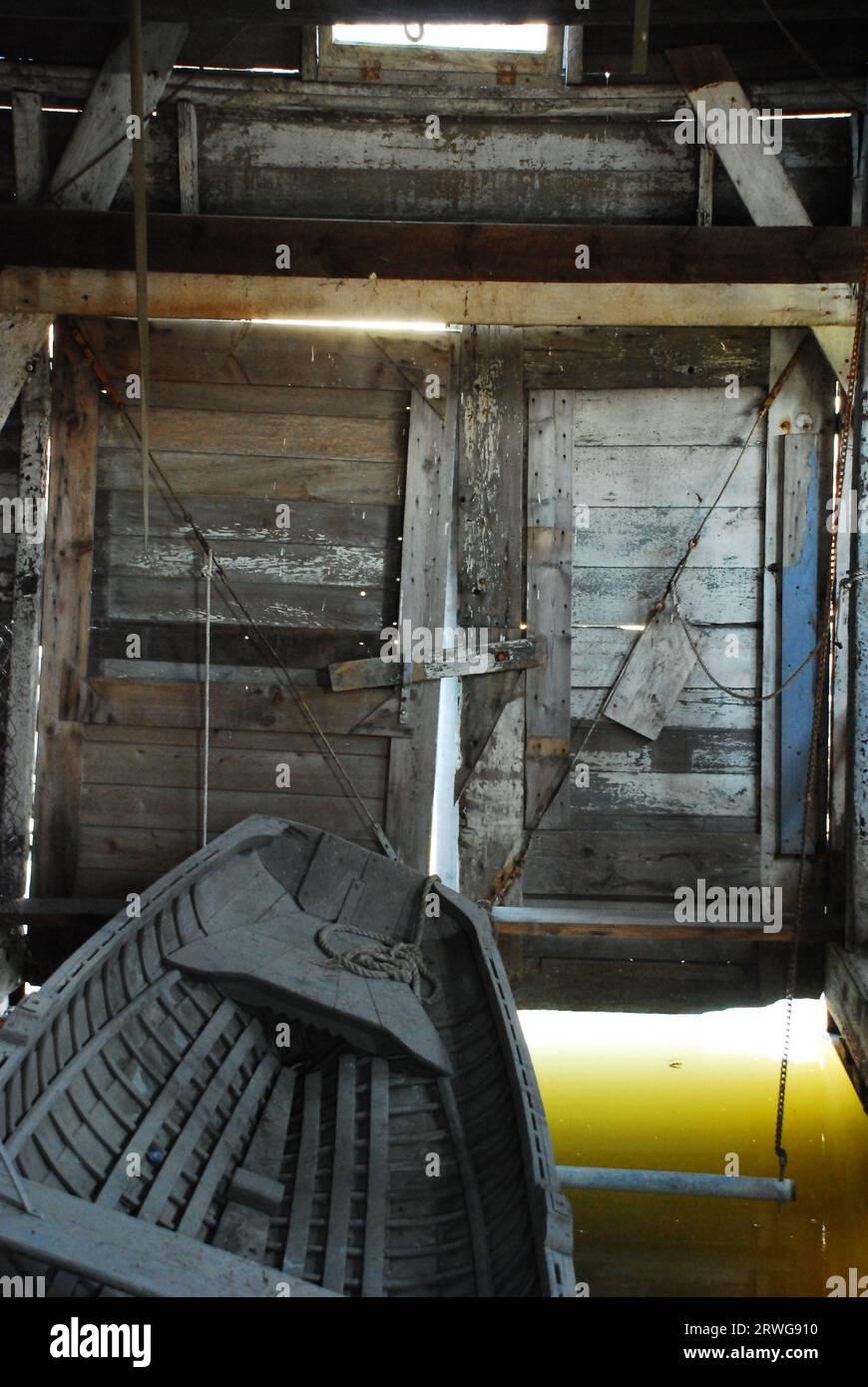 Old Dusty Mississippi Boat House Stock Photo Alamy