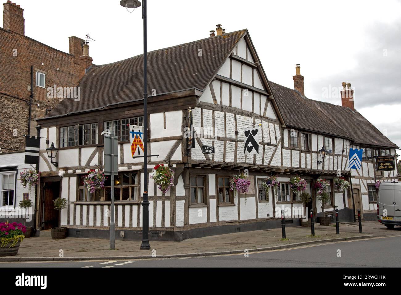 The origin of Ye Olde Black Bear public house at the junction of High Street and Mythe Road Tewkesbury is believed to go back to 1308. It has recently Stock Photo