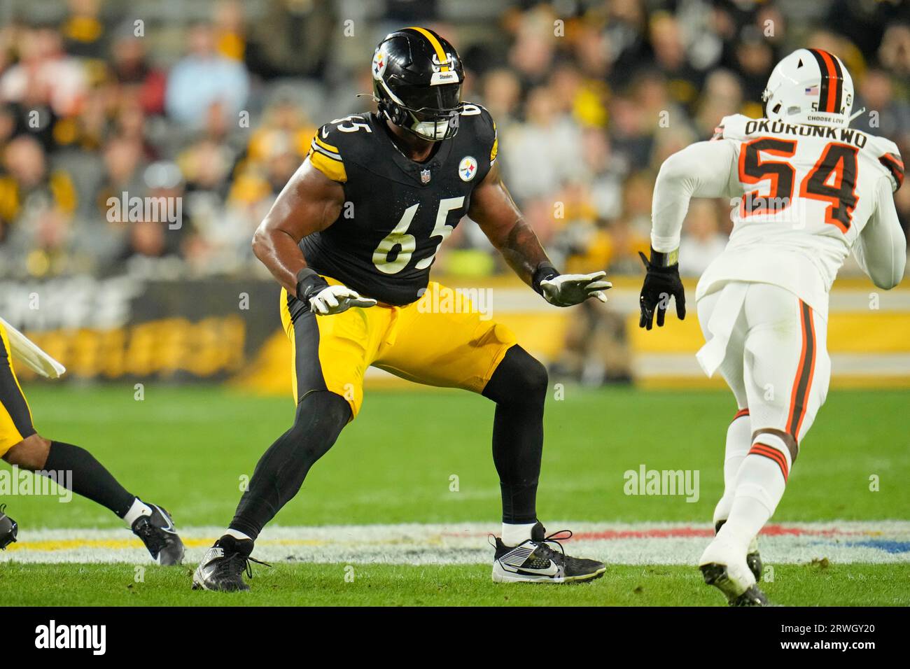 Cleveland Browns defensive end Ogbo Okoronkwo (54) rushes during an NFL  preseason football game against the Kansas City Chiefs Saturday, Aug. 26,  2023, in Kansas City, Mo. (AP Photo/Peter Aiken Stock Photo - Alamy