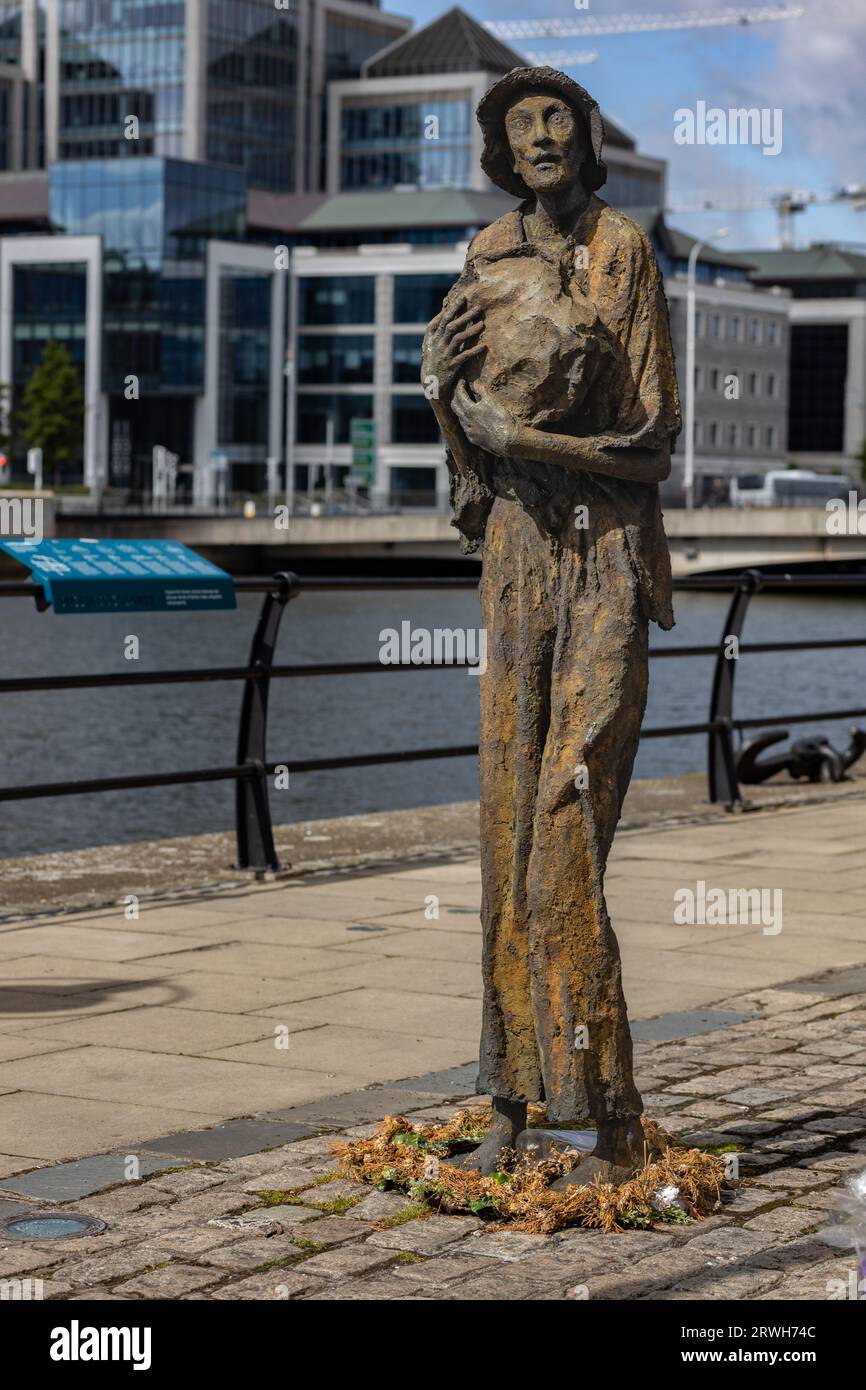 Memorial to the Great Famine Victims in Dublin, Ireland’s Great Famine, The Famine statues