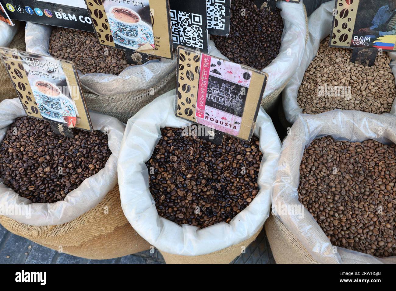 Excelsa beans hires stock photography and images Alamy