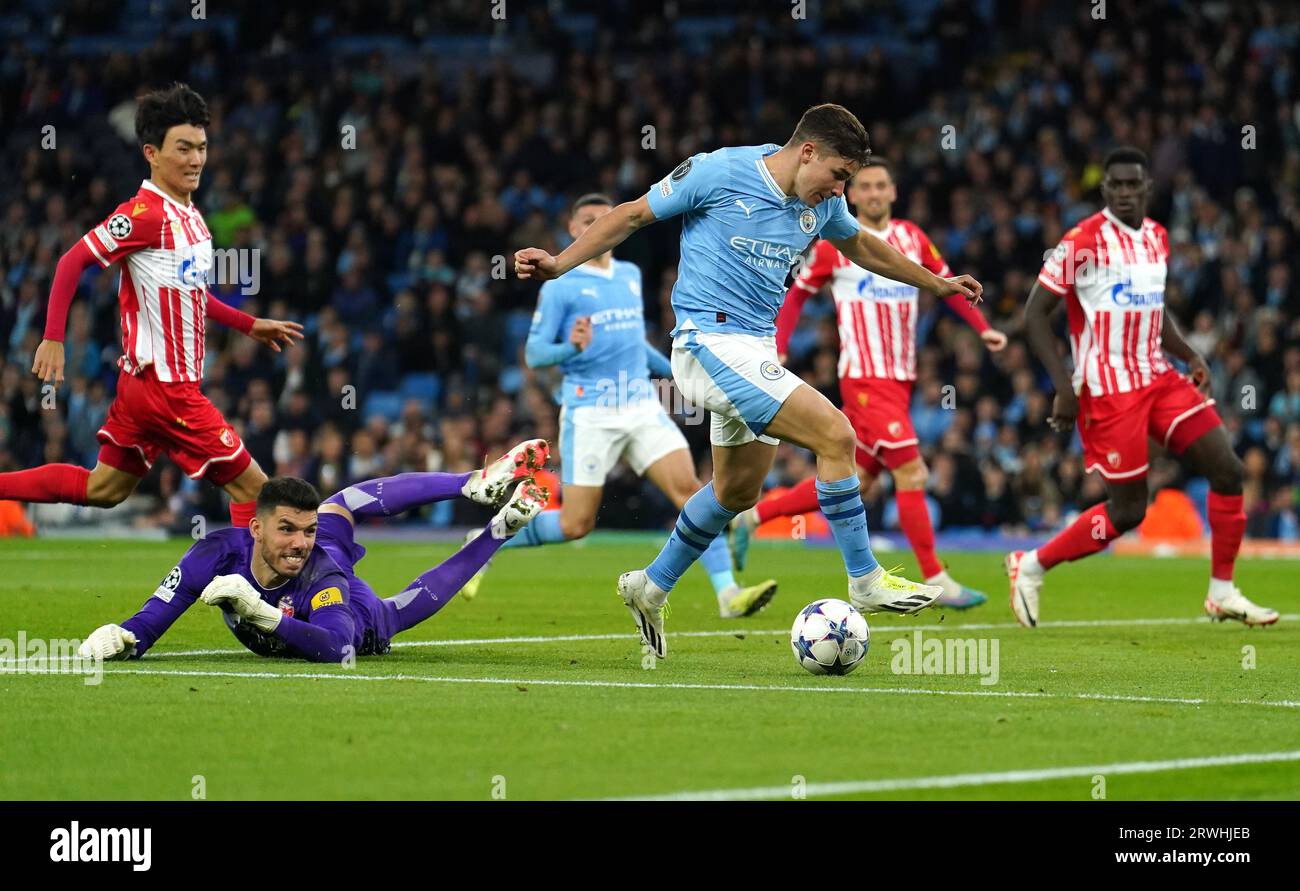 Football: Soccer-Alvarez helps Man City sweep past Red Star