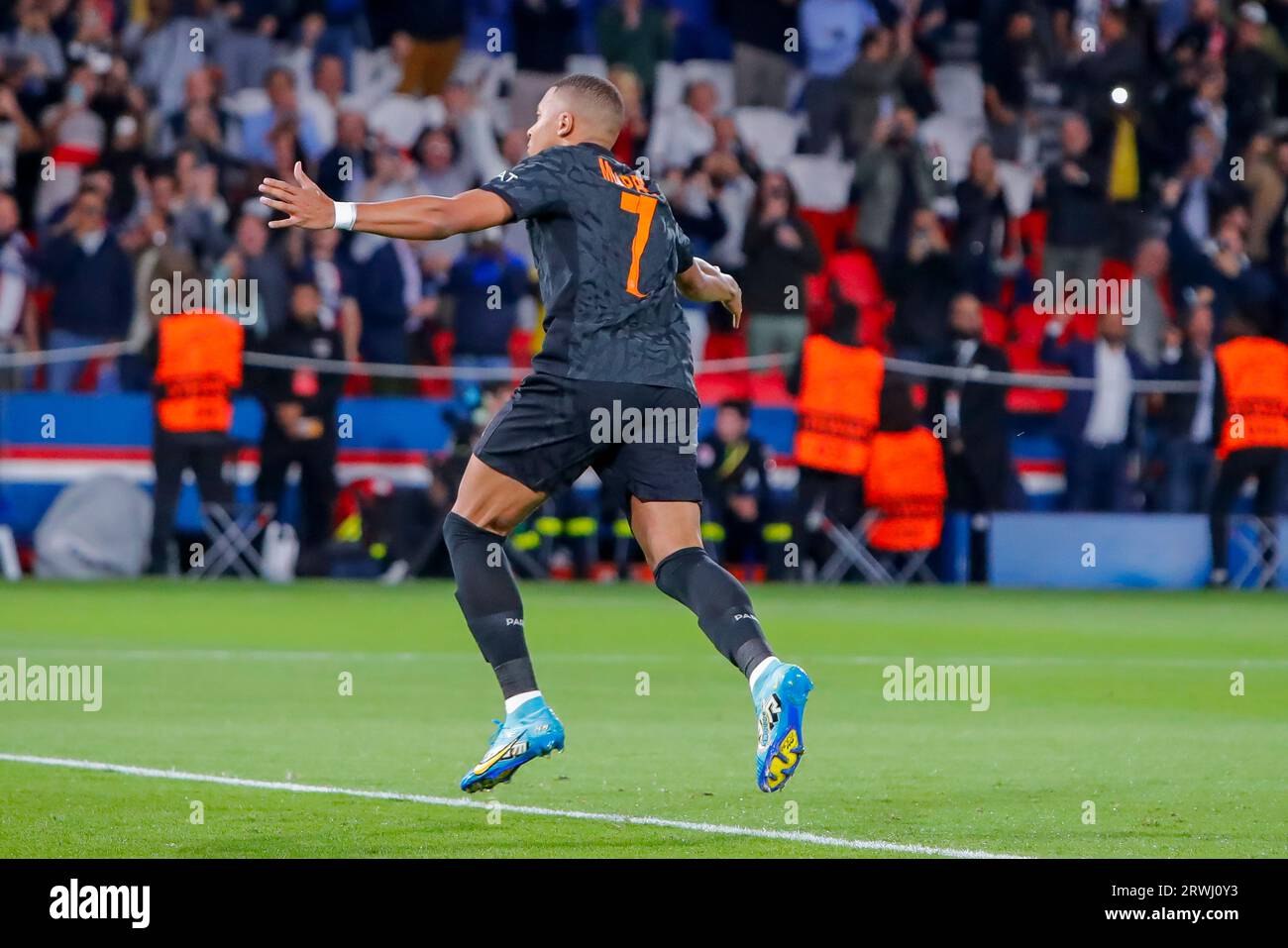 PARIS, FRANCE SEPTEMBER 19 Kylian Mbappe (Paris SaintGermain