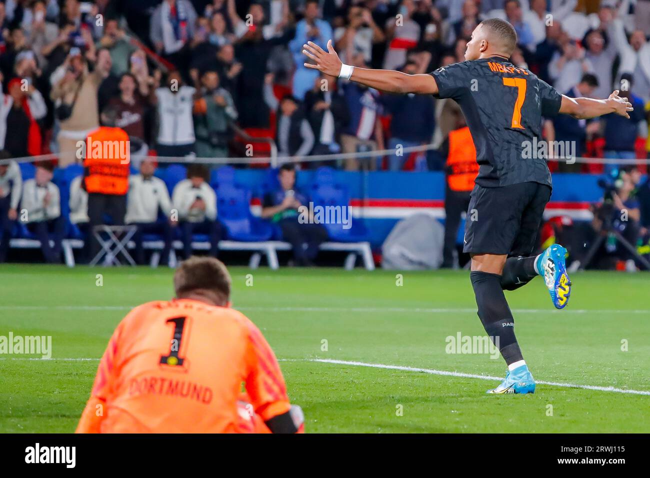 PARIS, FRANCE SEPTEMBER 19 Kylian Mbappe (Paris SaintGermain