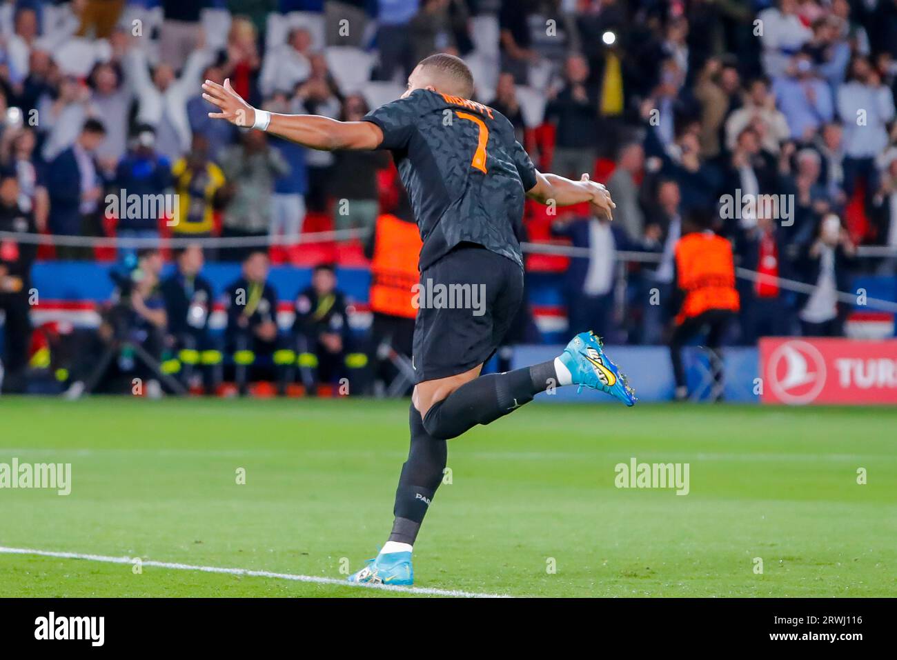 PARIS, FRANCE SEPTEMBER 19 Kylian Mbappe (Paris SaintGermain