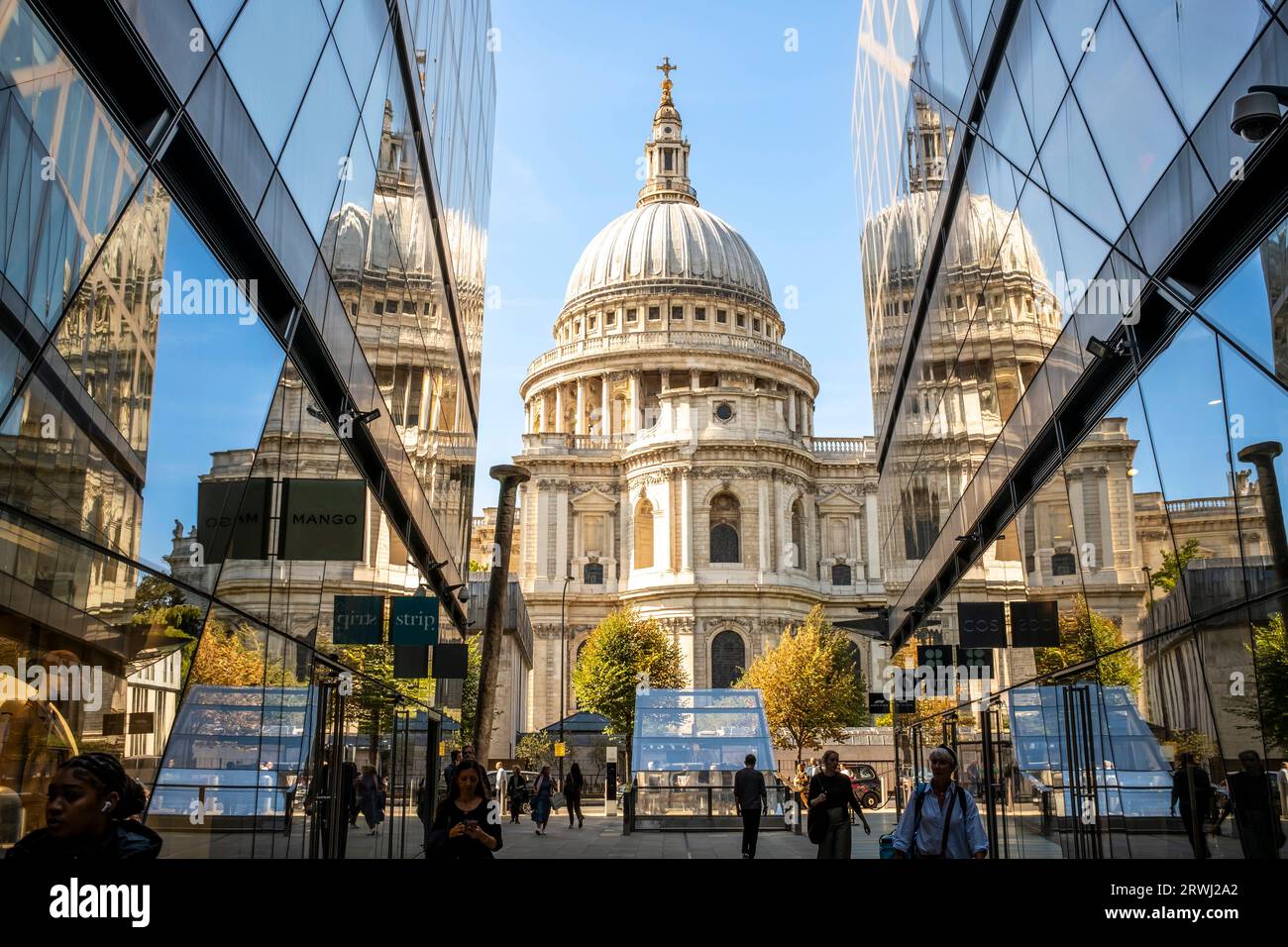 St Paul's Cathedral Reflected In The Windows Of The One New Change Shopping Centre, The City of London, London, UK. Stock Photo