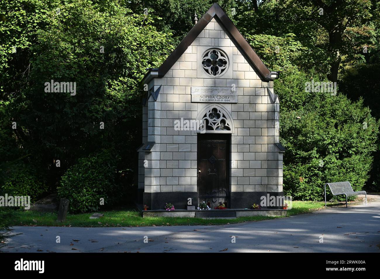 Cologne, Germany. 10th Sep, 2023. The chapel and final resting place of Roma Queen Sophia Czory. Grave at the Cologne cemetery for celebrities Melaten Credit: Horst Galuschka/dpa/Horst Galuschka dpa/Alamy Live News Stock Photo