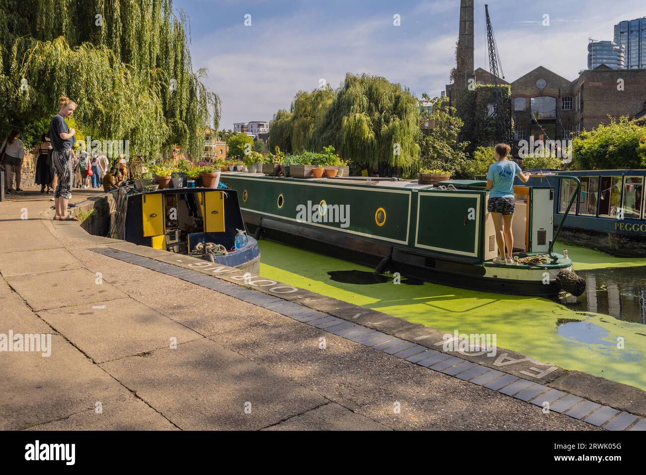 London City Road Lock Regent's Canal City of London Stock Photo - Alamy