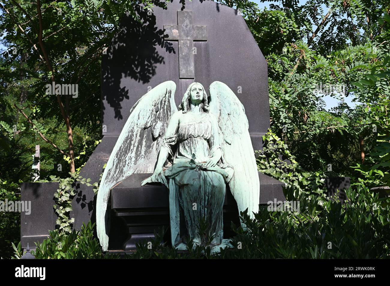 Cologne, Germany. 10th Sep, 2023. An angel watches over the grave . Grave at the Cologne celebrity cemetery Melaten Credit: Horst Galuschka/dpa/Horst Galuschka dpa/Alamy Live News Stock Photo