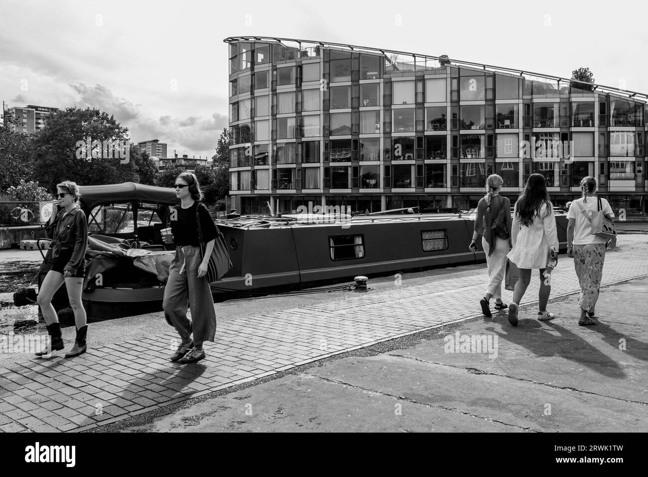 London City Road Lock Regent's Canal City of London Stock Photo - Alamy