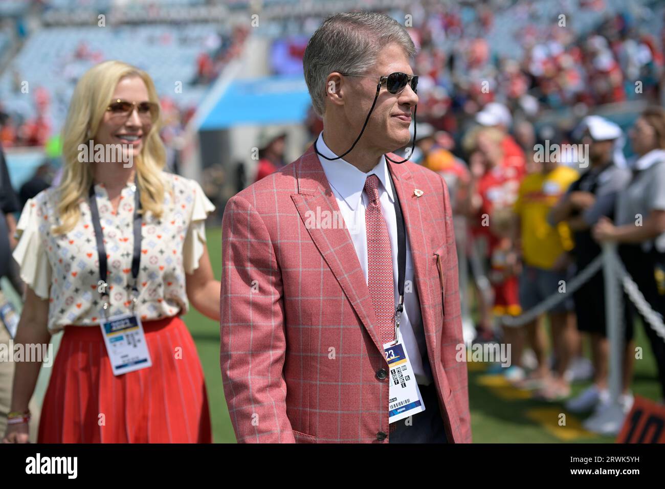 Kansas City Chiefs Chairman and CEO Clark Hunt and his wife Tavia Hunt(02)
