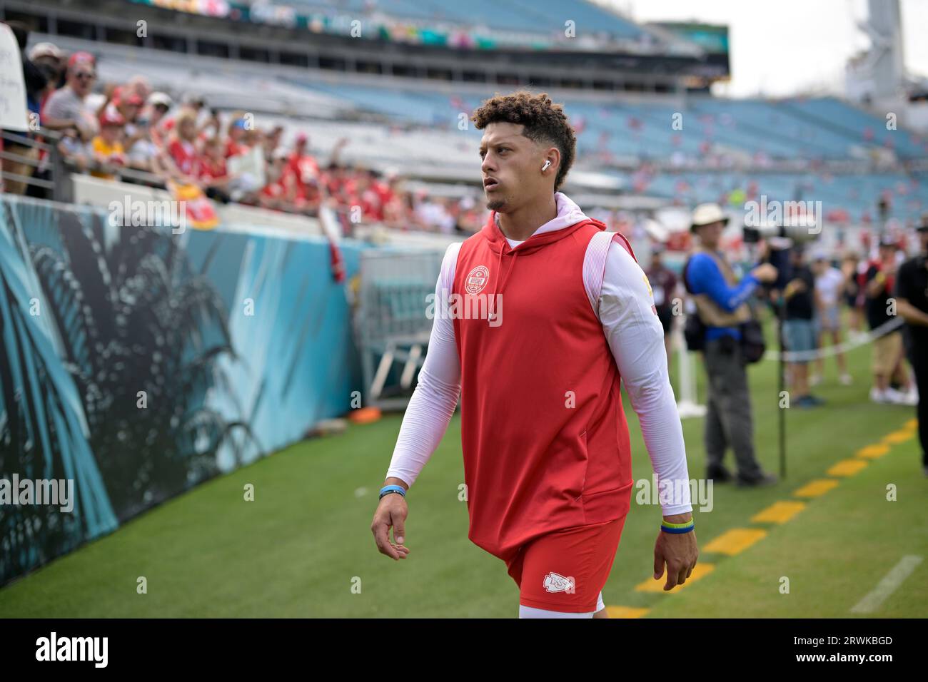 Patrick Infla Kansas City Chiefs quarterback Patrick Mahomes leaves the field before ...