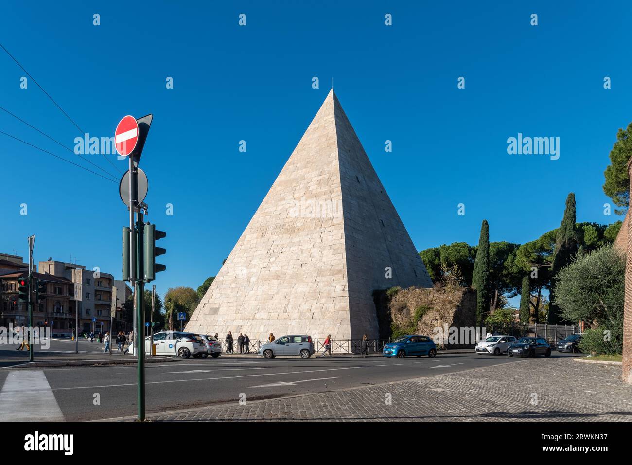 Pyrmid In Rome November 27, 2022 in Rome, Italy: Exterior of the Pyramid of Cestius ...