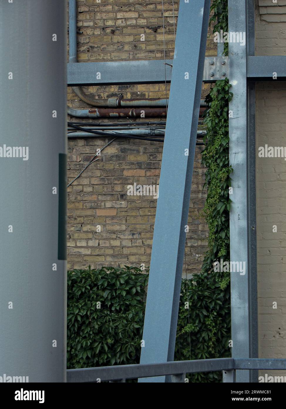 Exterior shot tall structure hi-res stock photography and images - Alamy