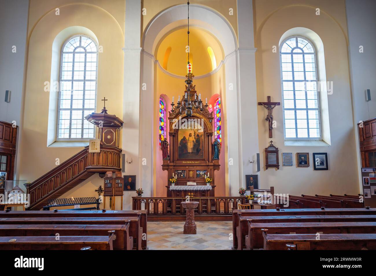 Interior evangelical church hi-res stock photography and images - Alamy