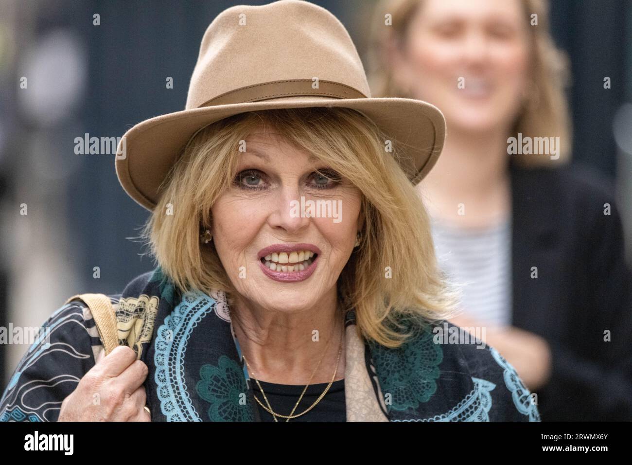 London, UK. 20th Sep, 2023. Dame Joanna Lumley hands in a ban live exports petition to 10 Downing Street London UK Credit: Ian Davidson/Alamy Live News Stock Photo