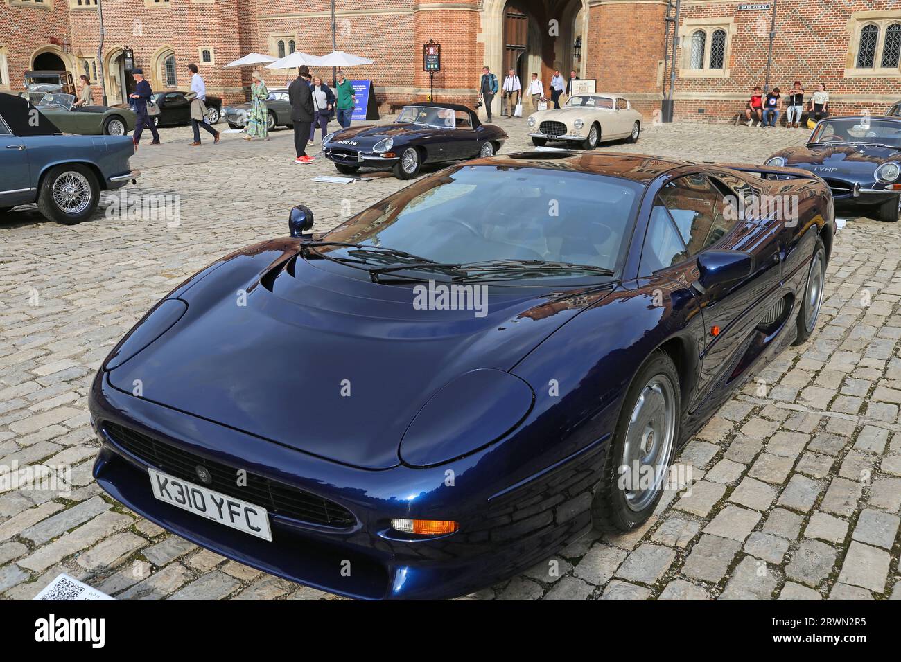 Jaguar XJ220 (1993), Gooding Classic Car Auction, Hampton Court Palace