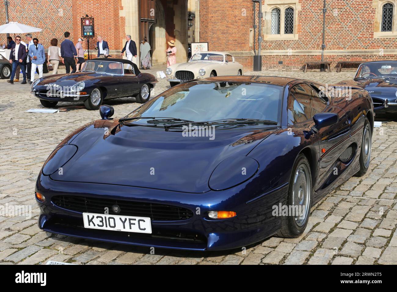 Jaguar XJ220 (1993), Gooding Classic Car Auction, Hampton Court Palace