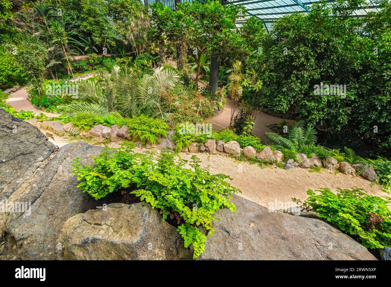 Japan greenhouse hi-res stock photography and images - Alamy