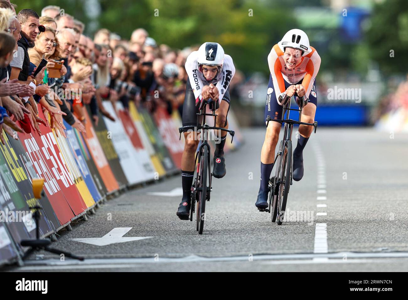 EMMEN - (l-r) Miguel Heidemann, Daan Hoole in action during the individual time trials for men on the first day of the European Cycling Championships. ANP VINCENT JANNINK Stock Photo