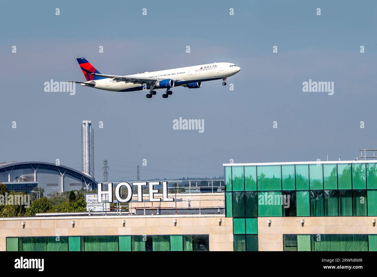 N829NW Airbus A330302 Delta Air Lines coming into land at Terminal