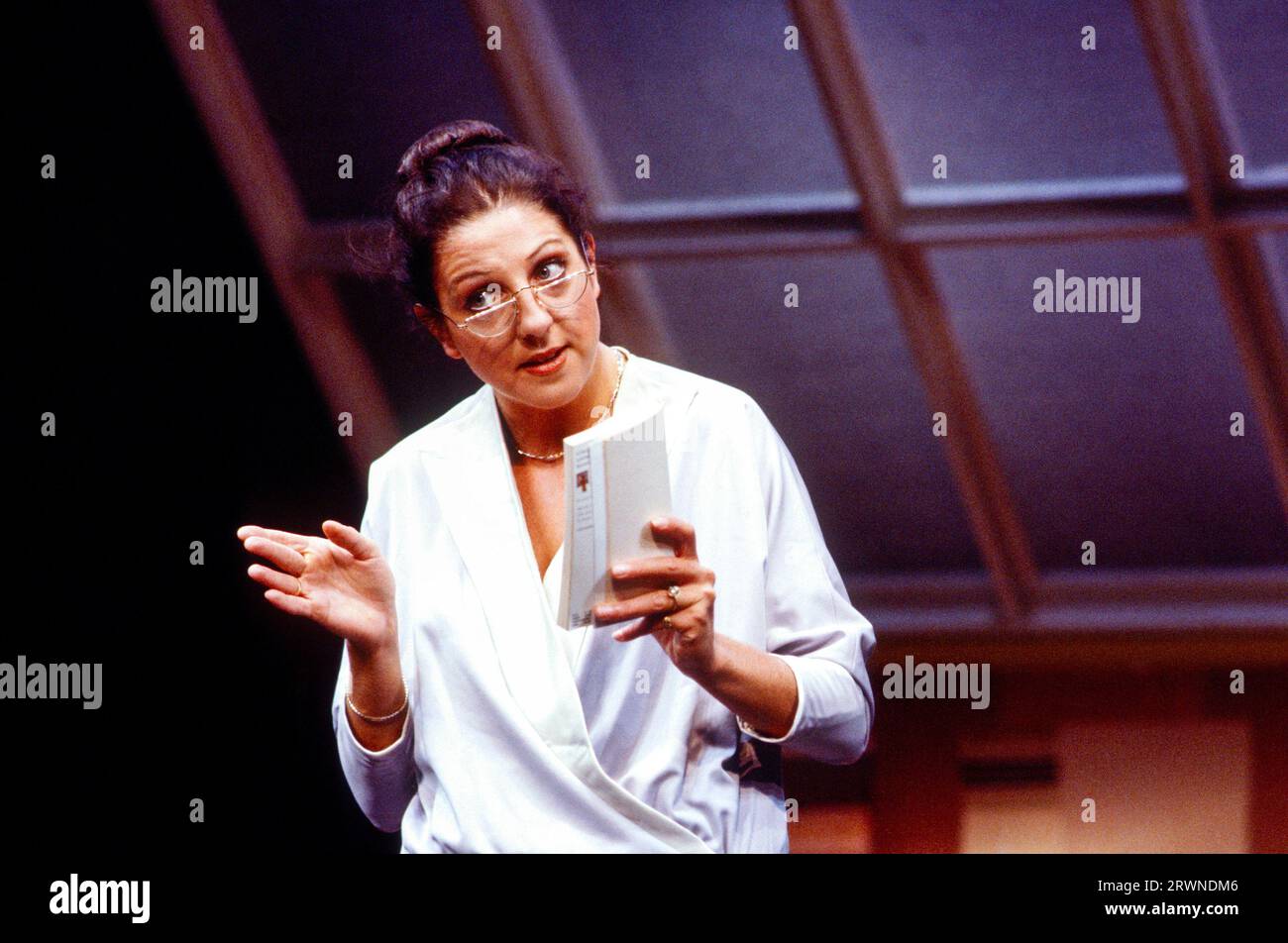 Nichola McAuliffe (Annabella Wharton) in ANNIE WOBBLER by Arnold Wesker at the Fortune Theatre, London WC2  13/11/1984  design: Pamela Howard  lighting: Andy Phillips  director: Arnold Wesker Stock Photo