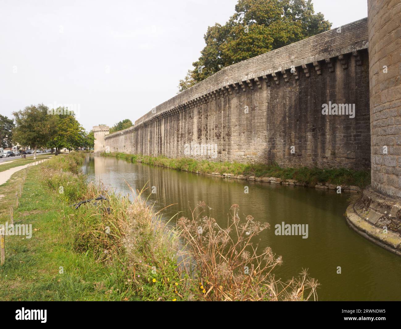Moat medieval hires stock photography and images Alamy