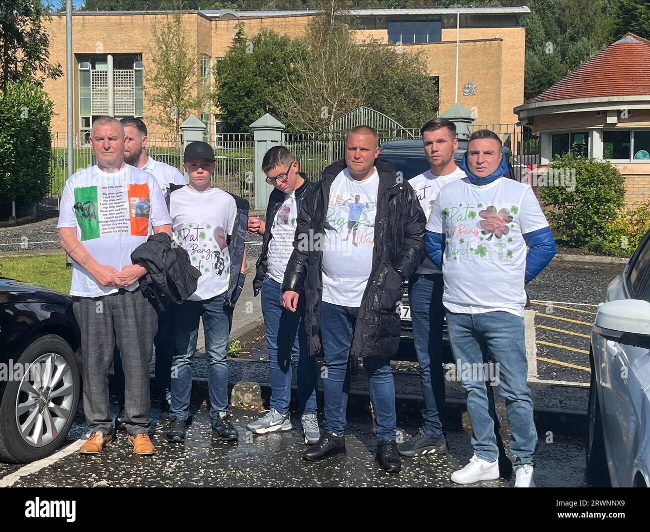 relatives-of-patrick-ward-outside-dungannon-court-house-co-tyrone