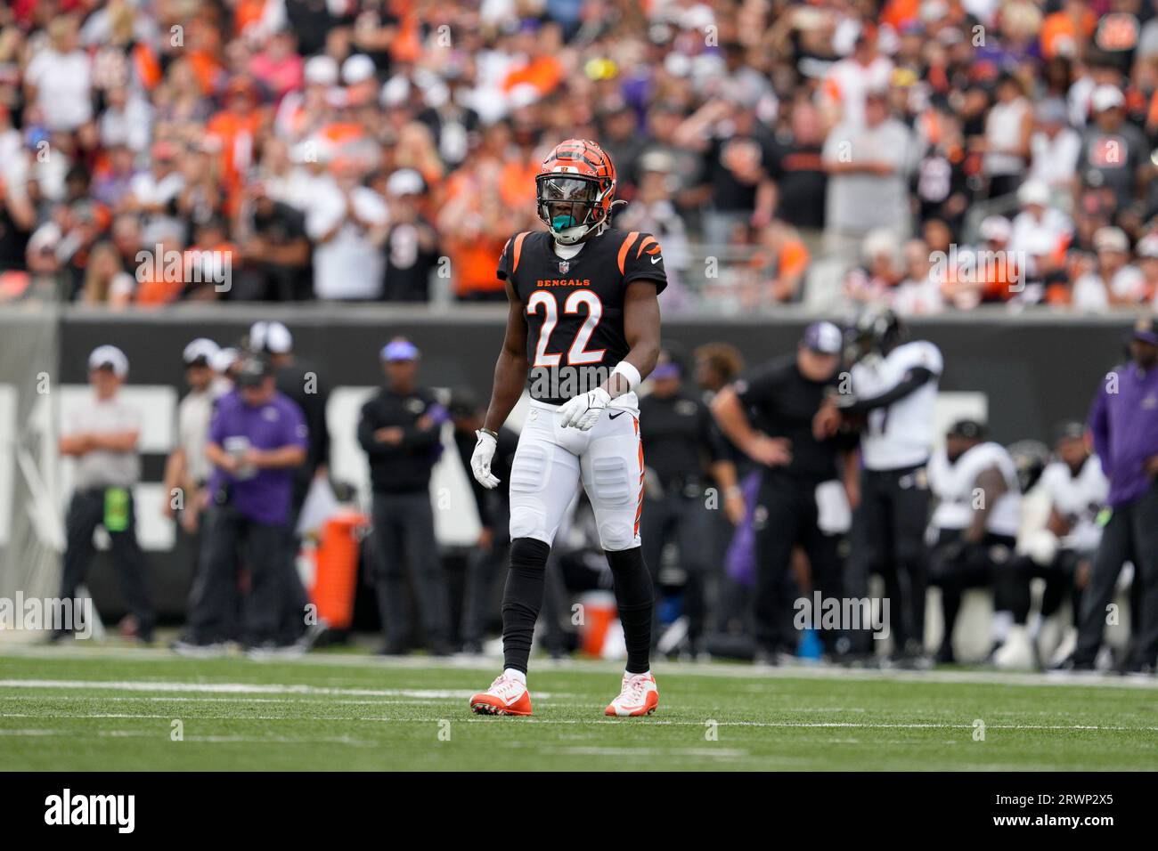Cincinnati Bengals cornerback Chidobe Awuzie plays during an NFL ...