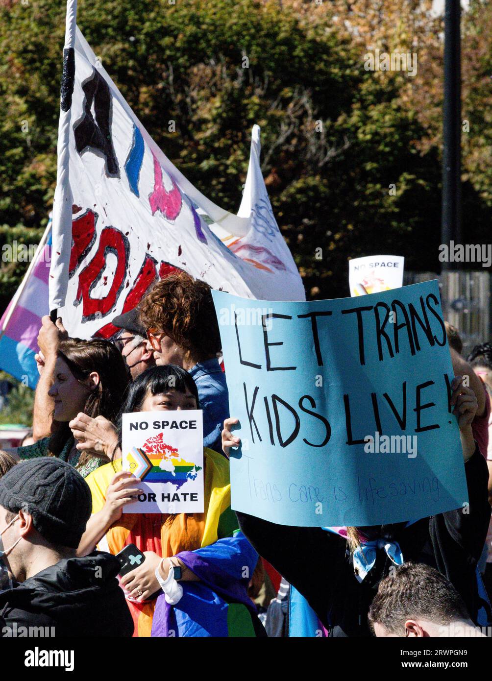 Vancouver, British Columbia, Canada. 20th Sep, 2023. Hundreds of people show up to the Vancouver Art Gallery as an Anti SOGI Counter Protest in downtown Vancouver, British Columbia (Credit Image: © Ryan Walter Wagner/ZUMA Press Wire) EDITORIAL USAGE ONLY! Not for Commercial USAGE! Stock Photo