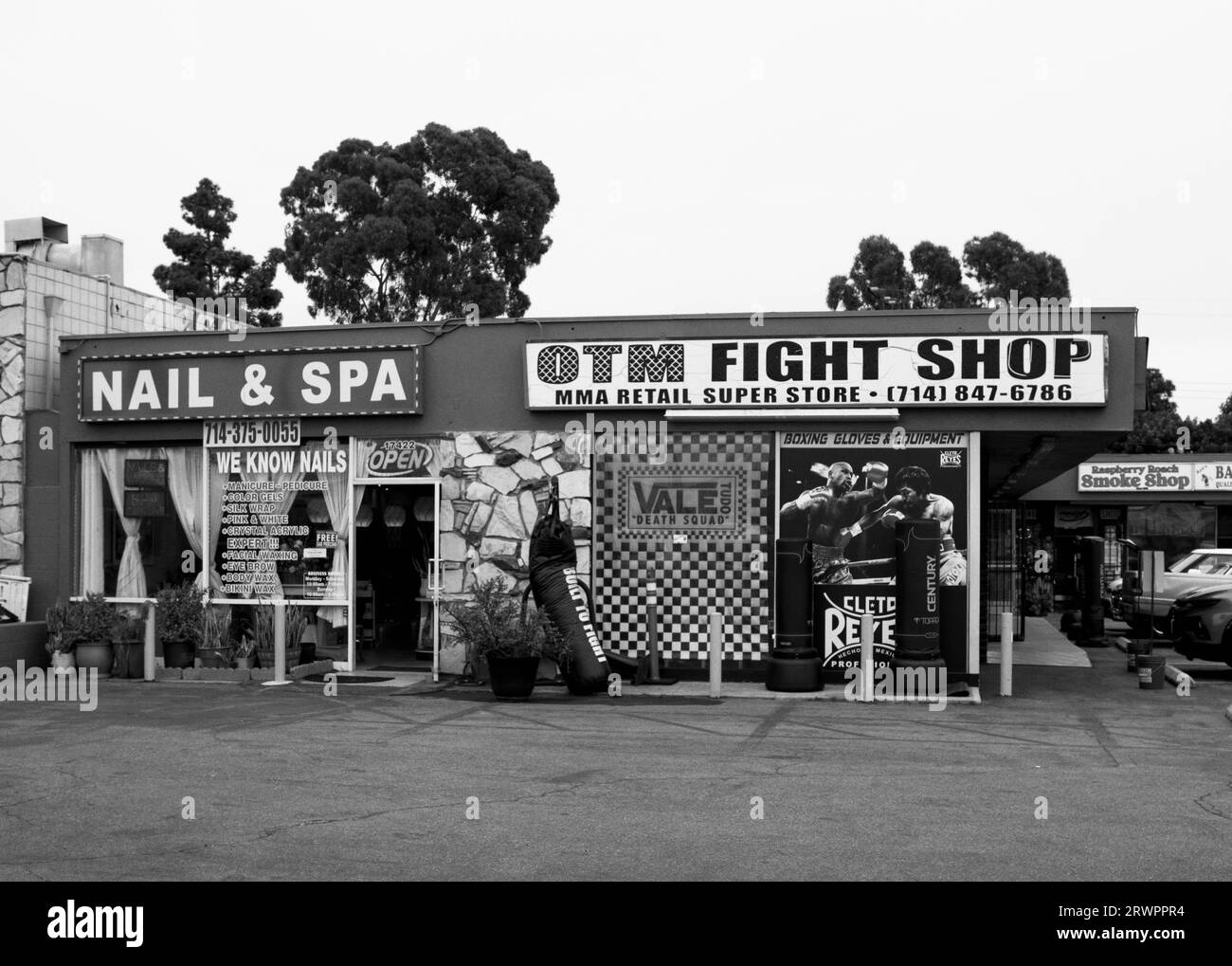 Nail & Spa and Fight Shop, California Stock Photo - Alamy