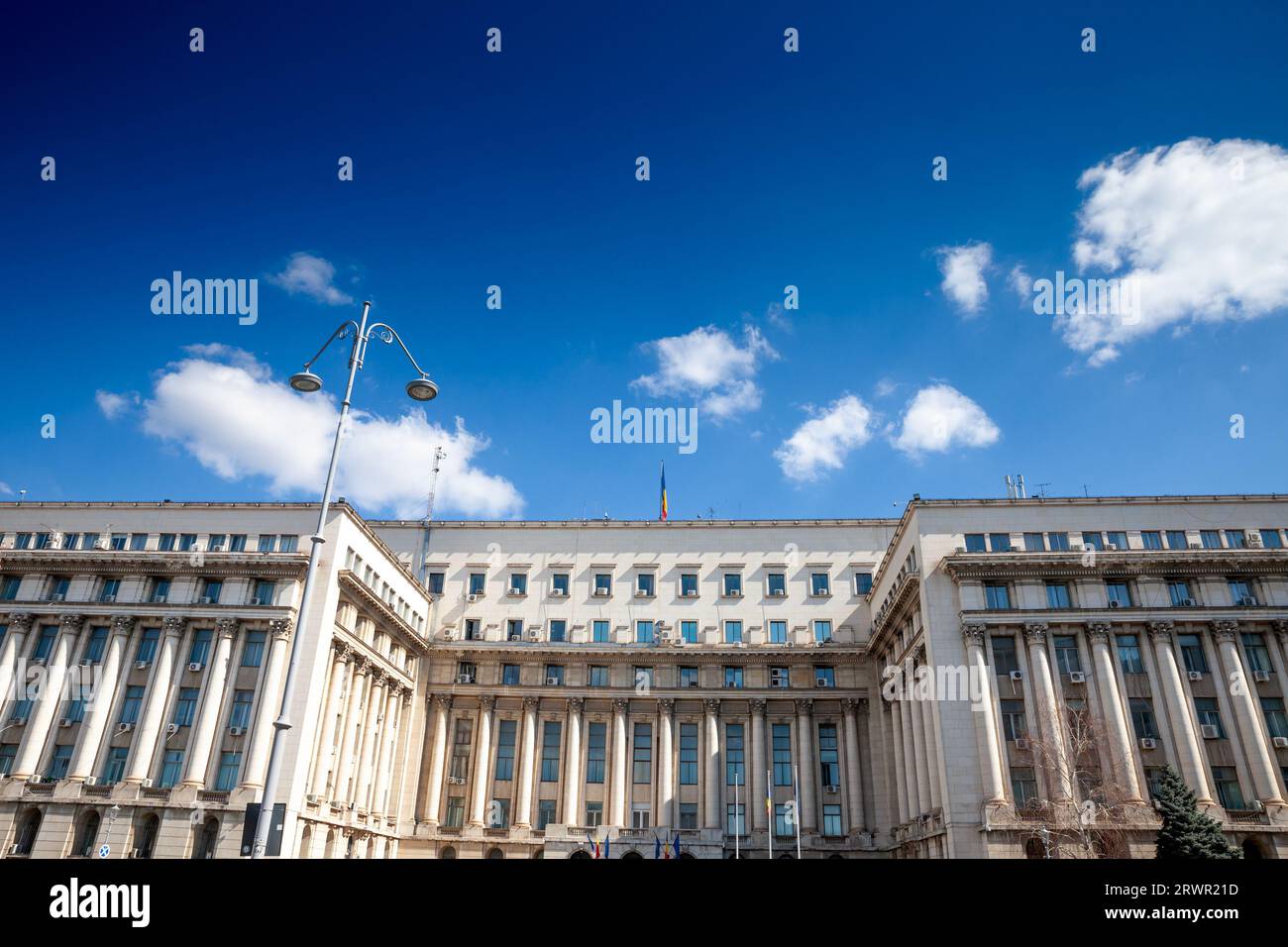 Picture of the facade of the Romanian Ministry of Internal Affairs on