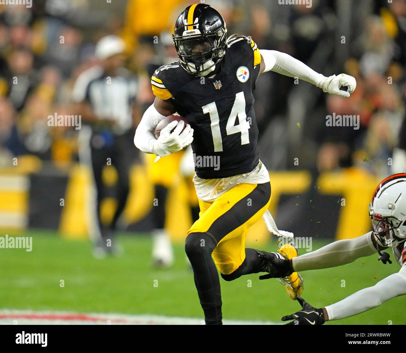 Pittsburgh Steelers Wide Receiver George Pickens (14) Heads For The End ...