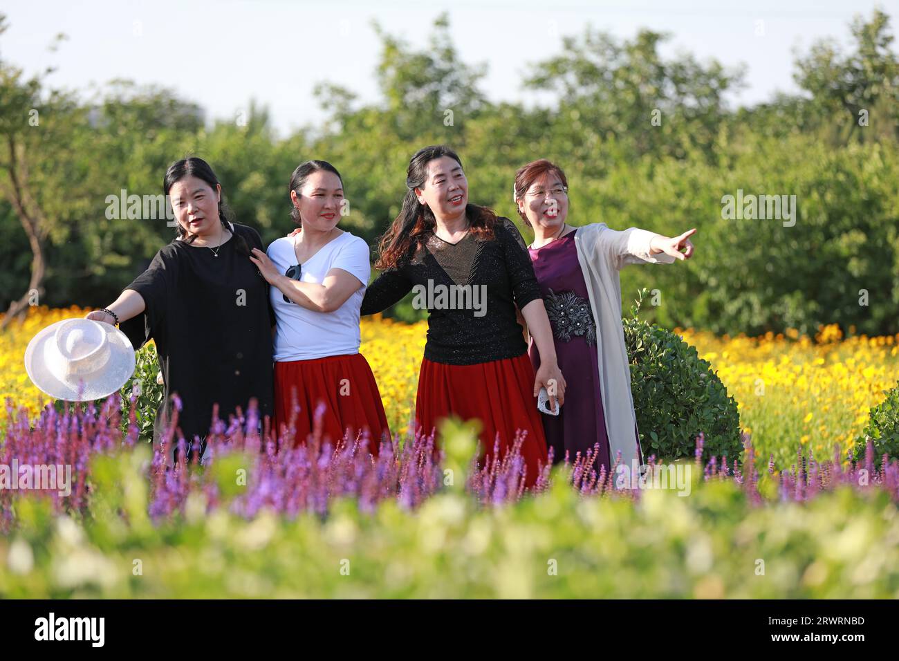 LUANNAN COUNTY, China - May 30, 2022: ladies are playing in the park, North China Stock Photo