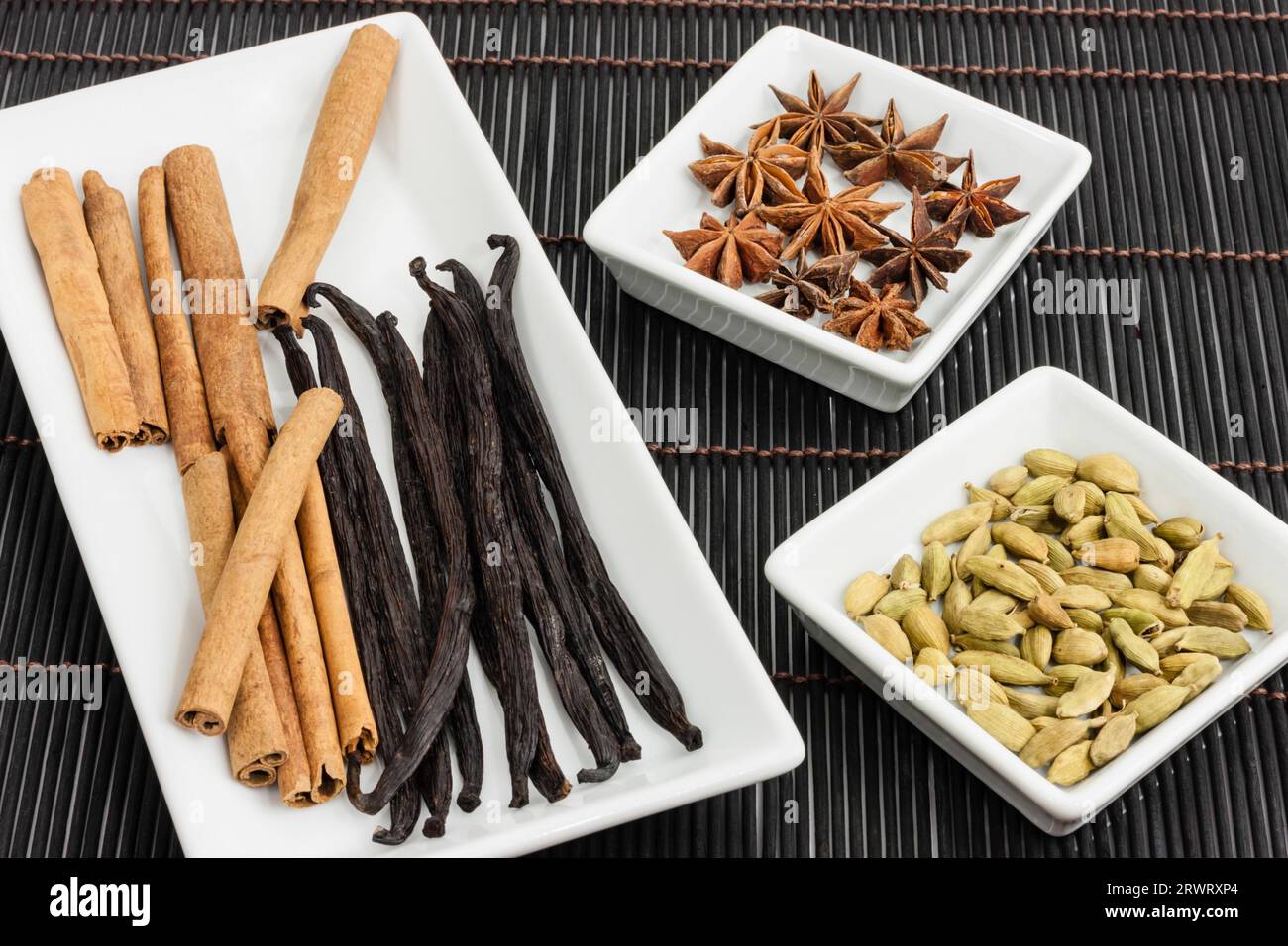 Cardamom, cinnamon sticks, vanilla pods, star anise, Vanilla pods