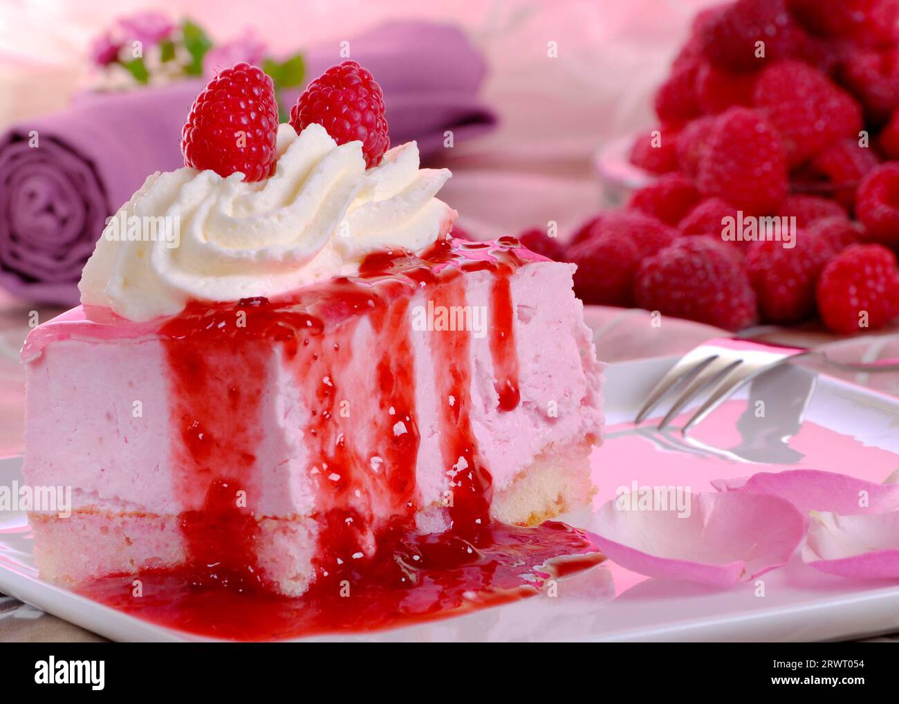 Himbeer sahne torte hi-res stock photography and images - Alamy