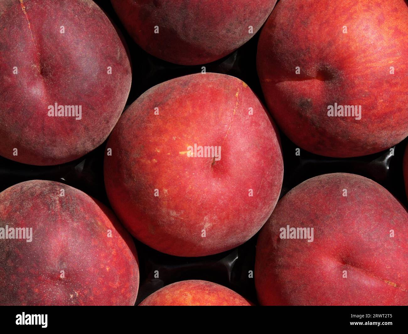 Red ripe peaches hi-res stock photography and images - Alamy