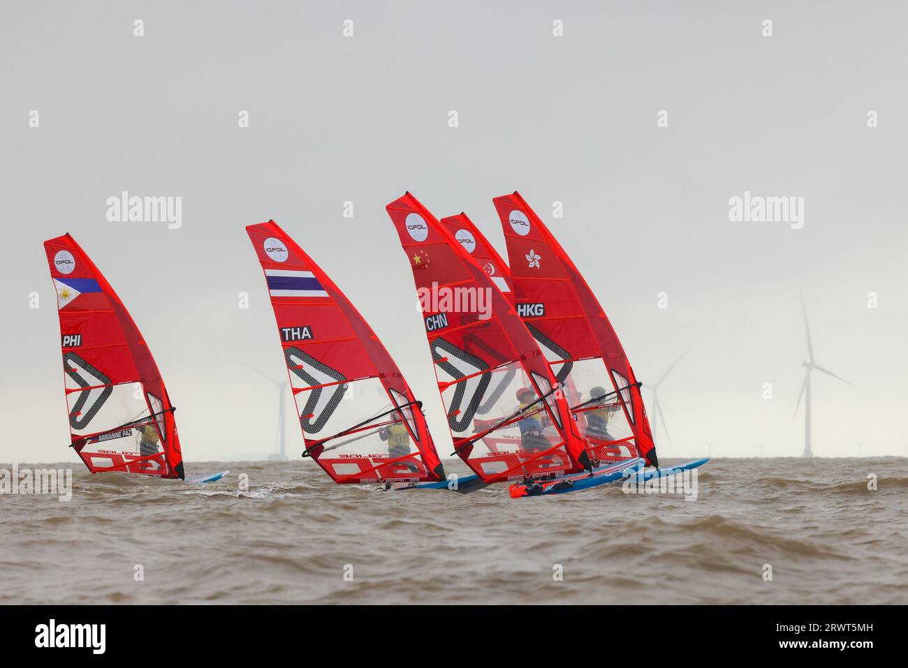 Ningbo(Zhejiang. 21st Sep, 2023. Huang Xianting (3rd R) of China ...
