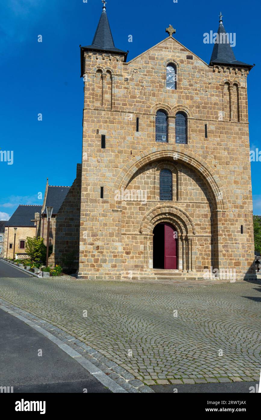 Eglise Notre Dame de la Paix de Pontorson 2 Stock Photo Alamy