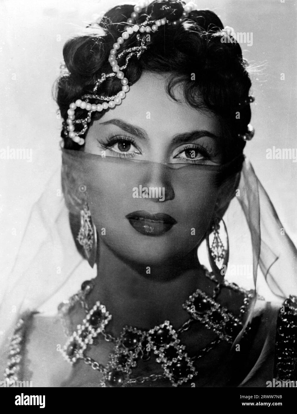 GINA LOLLOBRIGIDA in BEAUTIES OF THE NIGHT (1953) -Original title: LES BELLES DE NUIT-, directed by RENE CLAIR. Credit: FRANCO LONDON FILMS/ASTRA / Album Stock Photo