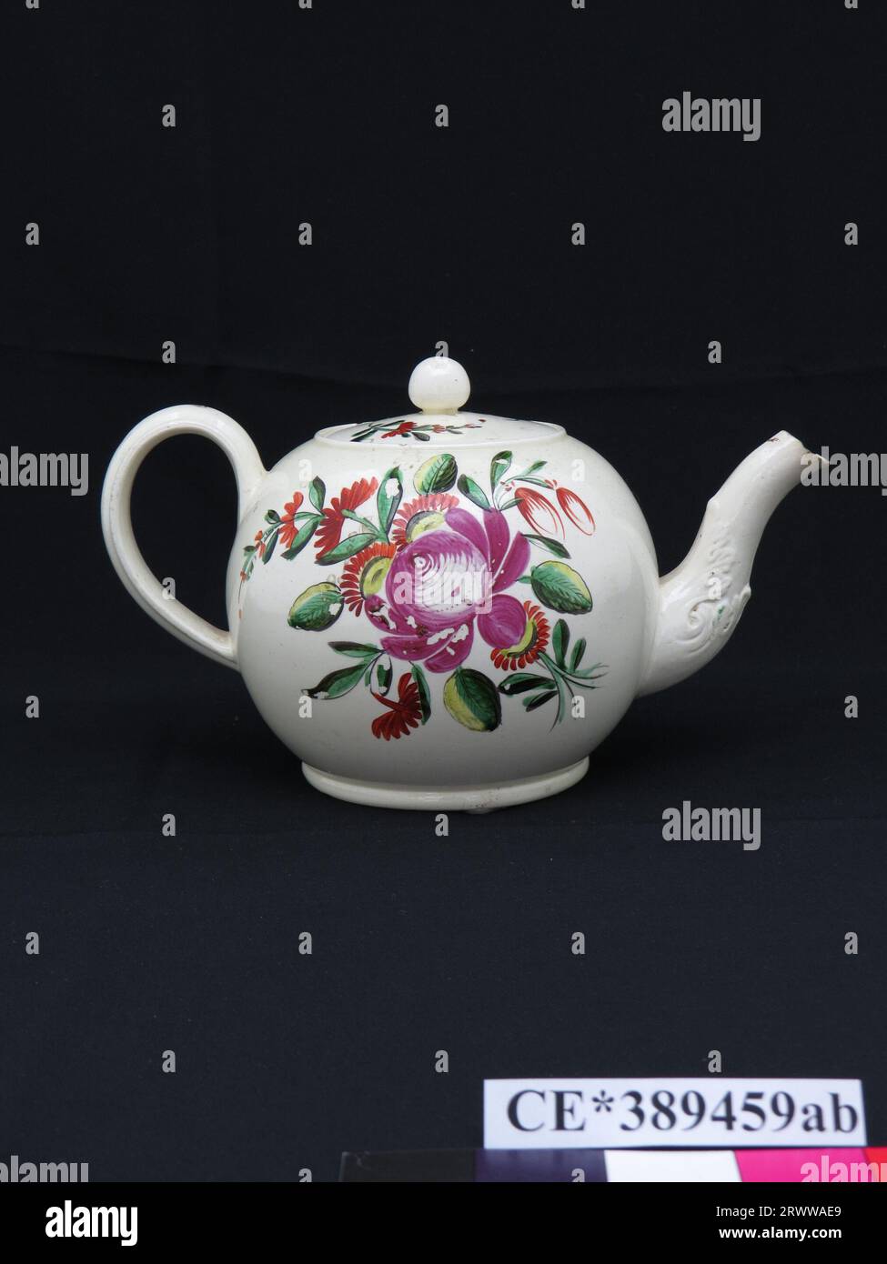 Archival teapot hi-res stock photography and images - Alamy