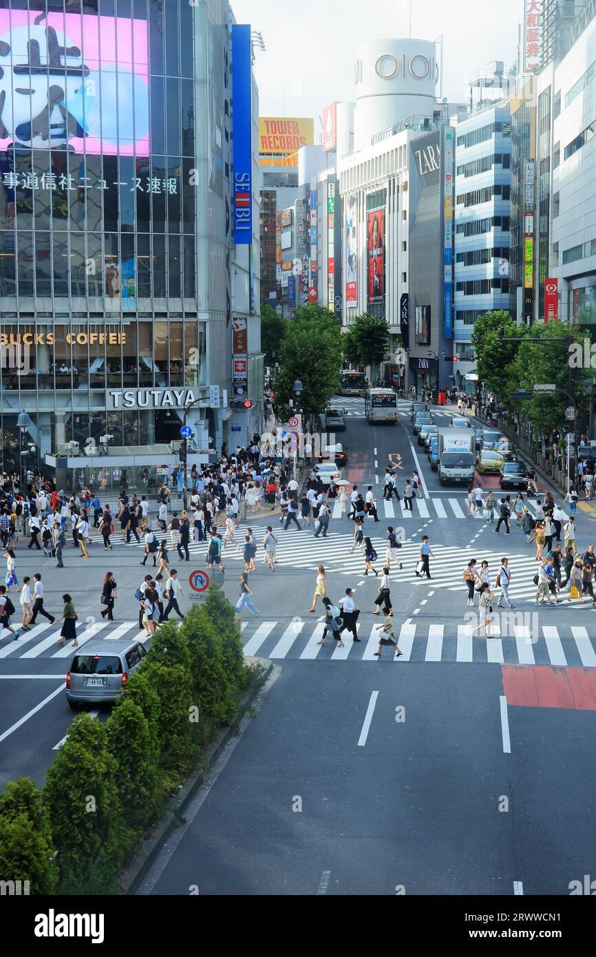Shibuya scramble crossing Stock Photo - Alamy