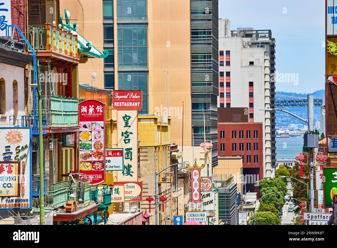 Restaurants and shop signs in Chinese along California street leading to San Francisco Bay Stock Photo