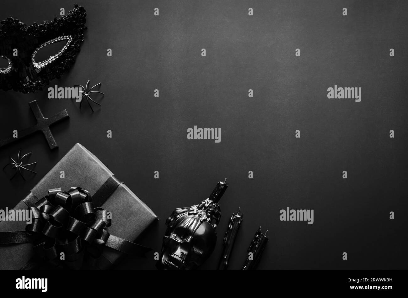 Skull and cross bow Black and White Stock Photos & Images Alamy