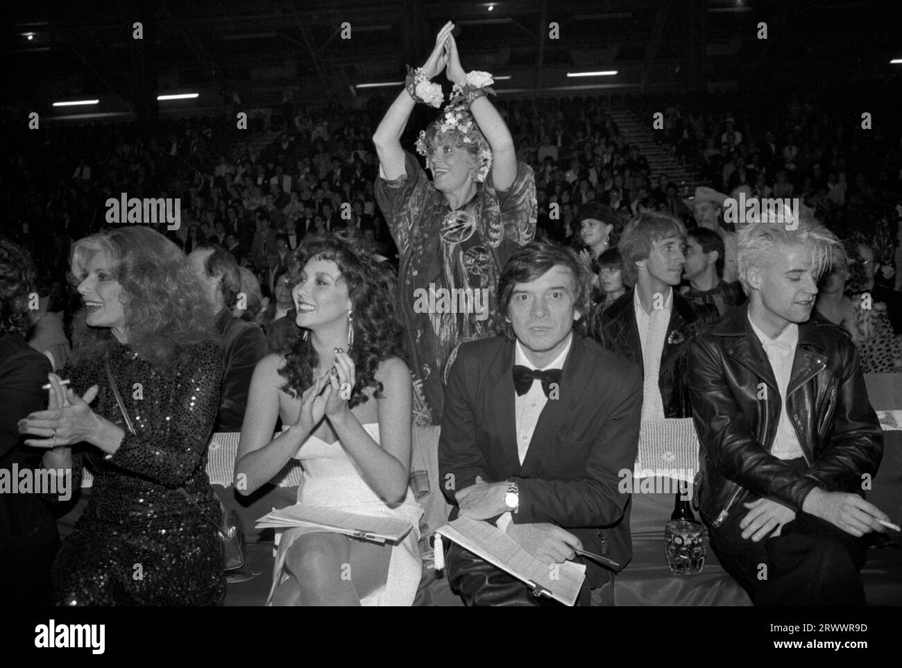 David Bailey, Marie Helvin, Rula Lenska three of the judges at the Alternative Miss World Competition 1980s UK. Nick Rhodes of Duran Duran (extreme right next to DB) West London England 1981 UK HOMER SYKES Stock Photo