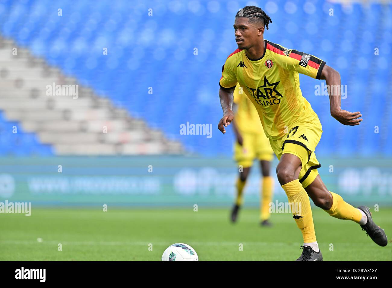 Deinze, Belgium. 17th Sep, 2023. Sandro Tremoulet (17) of FC Seraing  pictured during a soccer game between KMSK Deinze and RFC Seraing during  the 5 th matchday in the Challenger Pro League